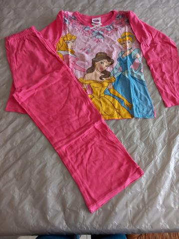 Roze pyjama Disney Princess maat 110/116, zeer goede staat beschikbaar voor biedingen