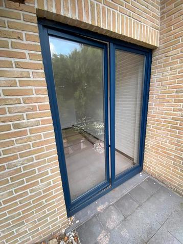 Ramen meranti beschikbaar voor biedingen