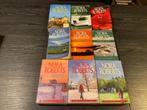 Grote verzameling 32 boeken Nora Roberts J.D. Robb, Boeken, Thrillers, Ophalen of Verzenden, Zo goed als nieuw, Nora Roberts