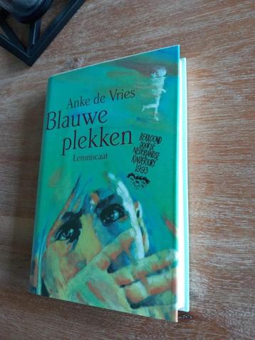 Boek : Blauwe plekken