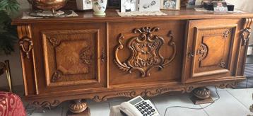 Massief eiken dressoir – klassiek met houtsnijwerk beschikbaar voor biedingen