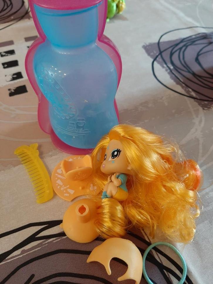 Rainbow hair dooz, Kinderen en Baby's, Speelgoed | Poppen, Zo goed als nieuw, Ophalen of Verzenden