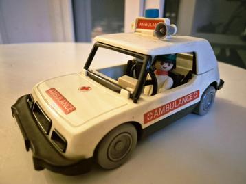 Playmobil vintage Noodarts met auto beschikbaar voor biedingen