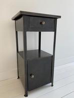 table de chevet industrielle vintage, Antiquités & Art, Enlèvement