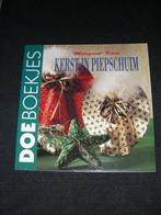 Knutselboekje (Kerst in piepschuim), Livres, Loisirs & Temps libre, Comme neuf, Enlèvement, Broderie ou Couture
