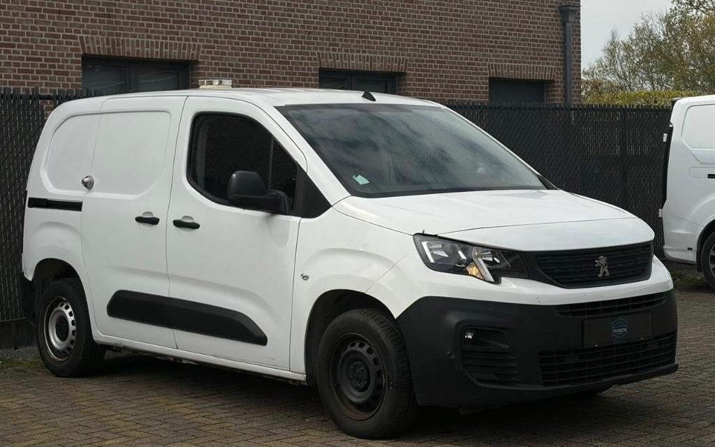 PEUGEOT PARTNER L1PREMIUM 1.5DIESEL 2021 APPROUVÉ ET GARANTI, 144 g/km, Entreprise, Boîte manuelle, Entretenue par le concessionnaire