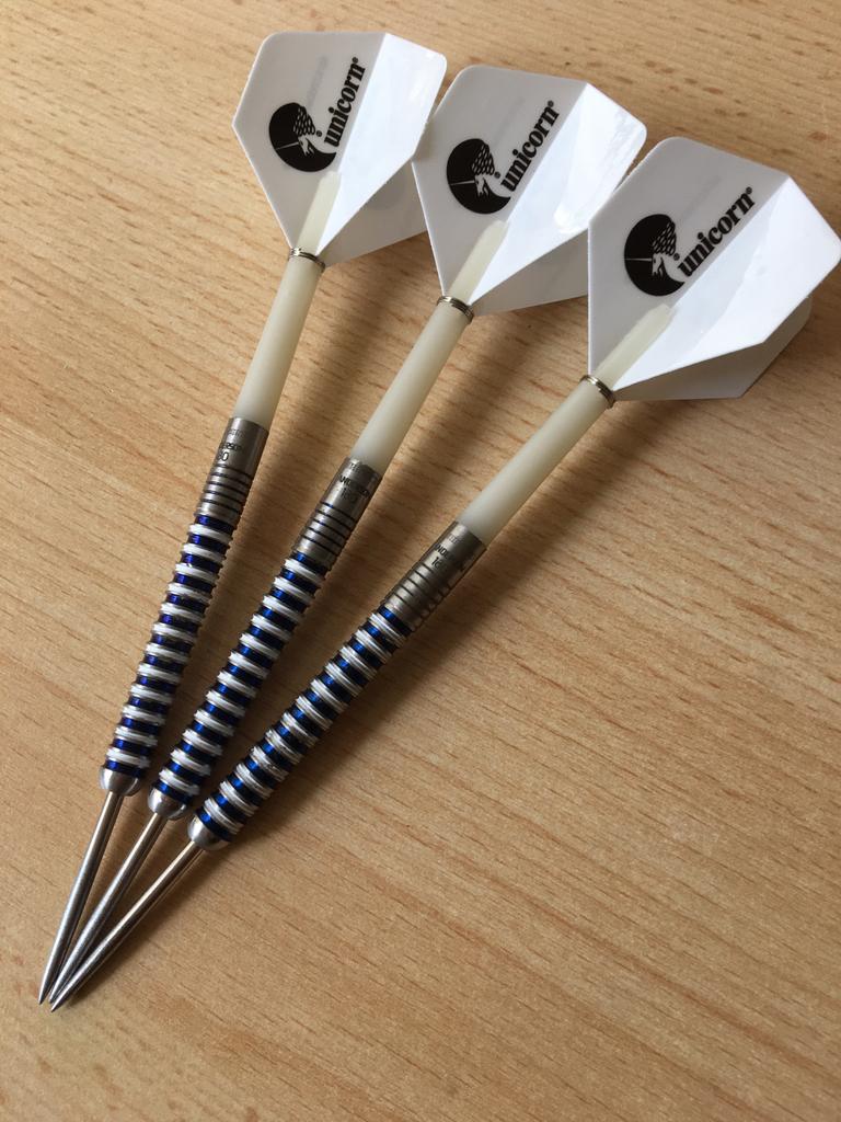 Unicorn Gary Anderson 180 special edition darts 23 gram, Ophalen of Verzenden, Gebruikt, Pijlen