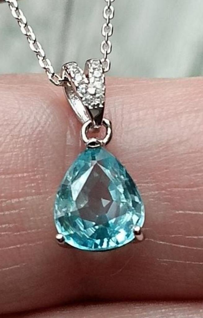 Pendentif en argent massif 925 avec zircon bleu de Birmanie, Bijoux, Sacs & Beauté, Colliers, Enlèvement, Bleu, Argent