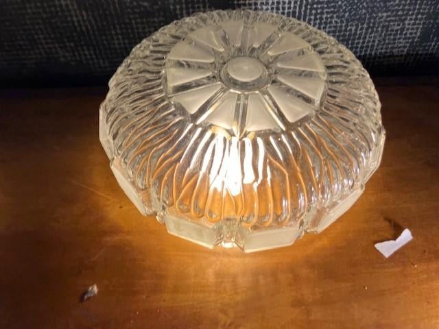 RONDE VINTAGE PLAFONDLAMP MASSIVE - 60's DIAM : 22 CM, Huis en Inrichting, Lampen | Plafondlampen, Zo goed als nieuw, Glas, Metaal