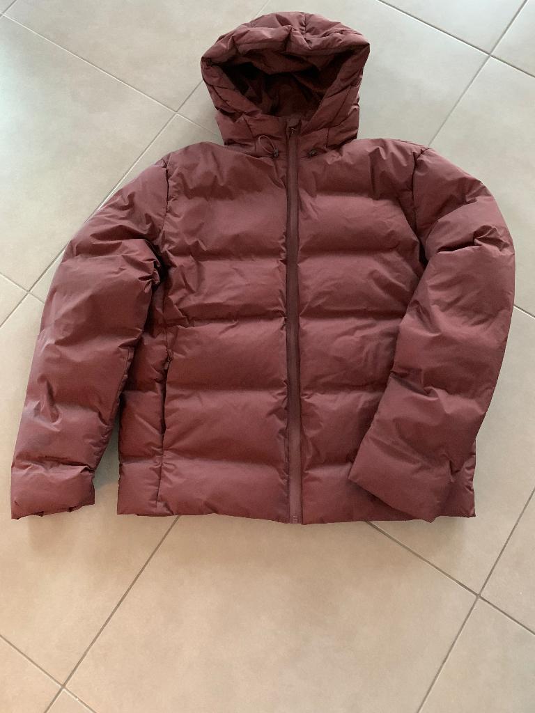 Warme dikke winter donsjas kleur bordeaux, Kleding | Dames, Jassen | Winter, Ophalen, Overige kleuren, Maat 42/44 (L), Zo goed als nieuw