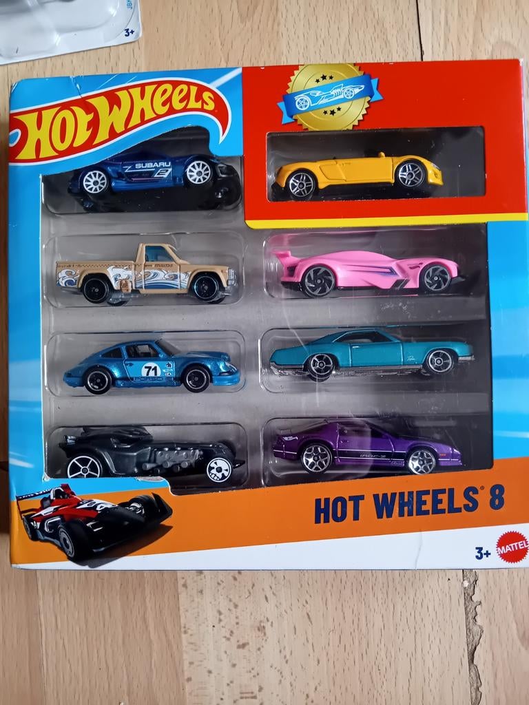 Hot Wheels 8 2 2, Te koop