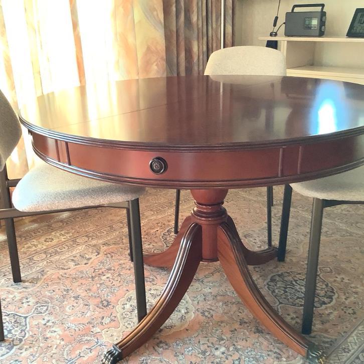 Table ronde - Style anglais, Maison & Meubles, Tables | Tables à manger, Utilisé, 100 à 150 cm, 100 à 150 cm, Quatre personnes