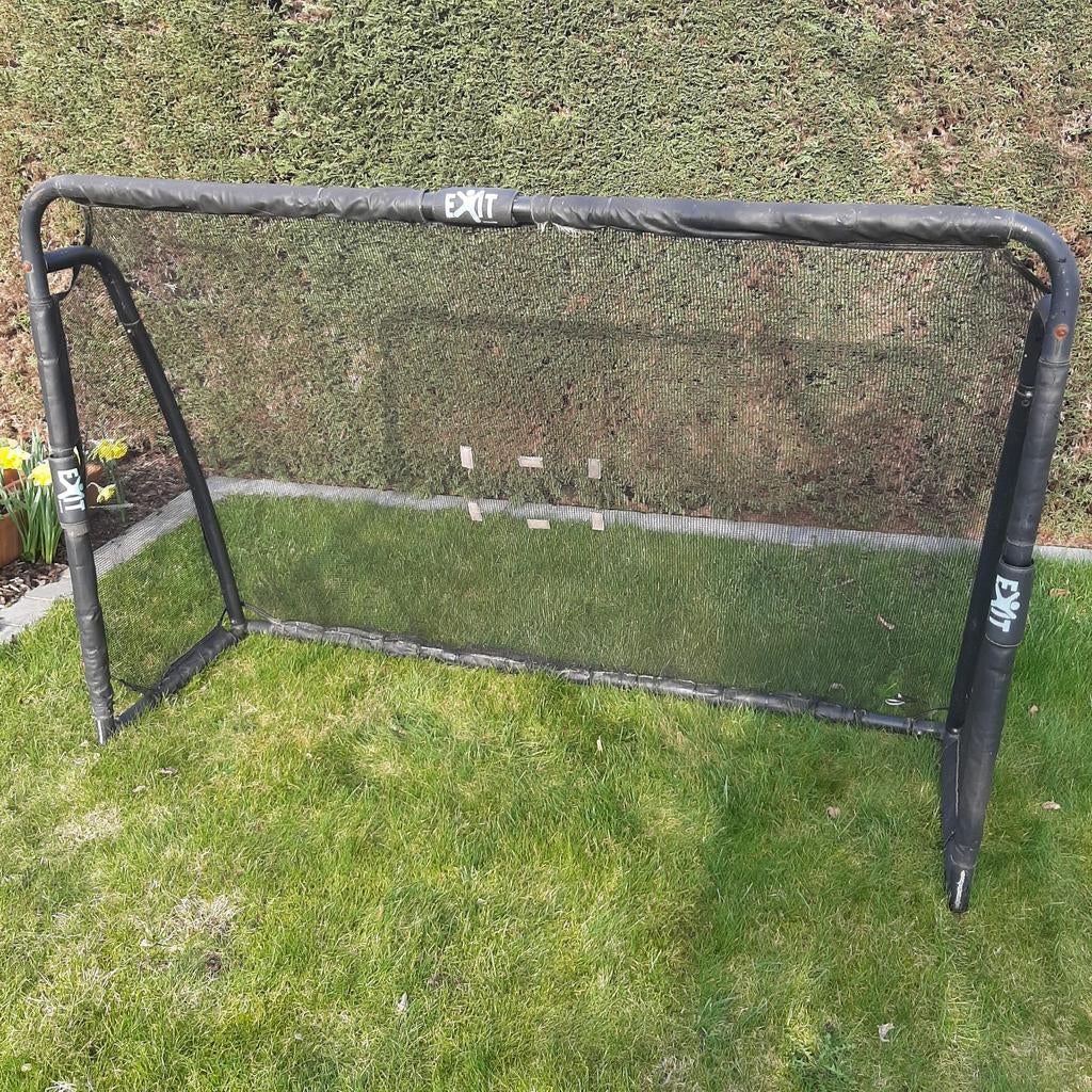 Voetbalgoal EXIT, Ophalen