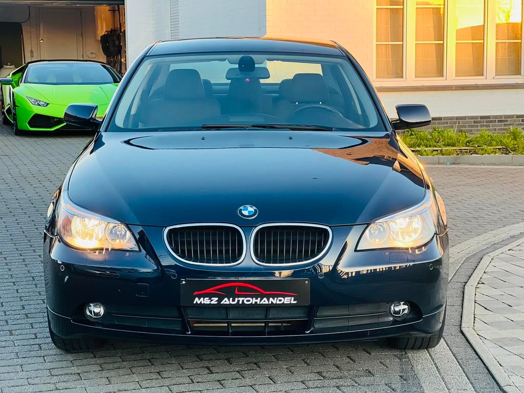 BMW 520i * 16.000 KM !! * NIEUW !! * 6 CILINDER * 1 ste eign, Auto's, Blauw, Bedrijf, 5 deurs, Euro 4