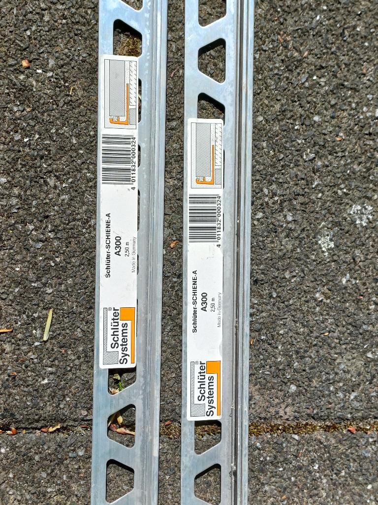 2x Schluter A300 profiel  2,5m.  5 euro, Bricolage & Construction, Enlèvement