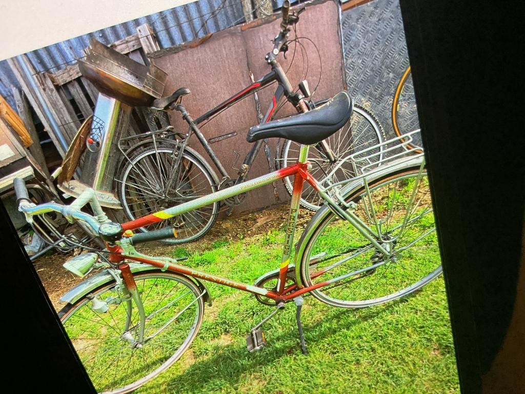 Studenten fiets voor op kot, Ophalen