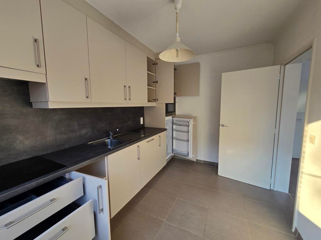 Proper en gerenoveerd appartement met 2 slaapkamers te huur