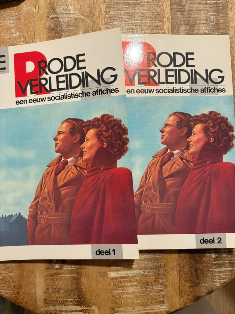 De rode verleiding, een eeuw socialistische affiches 2 dln, Livres, Politique & Société, Enlèvement ou Envoi, Comme neuf, Société