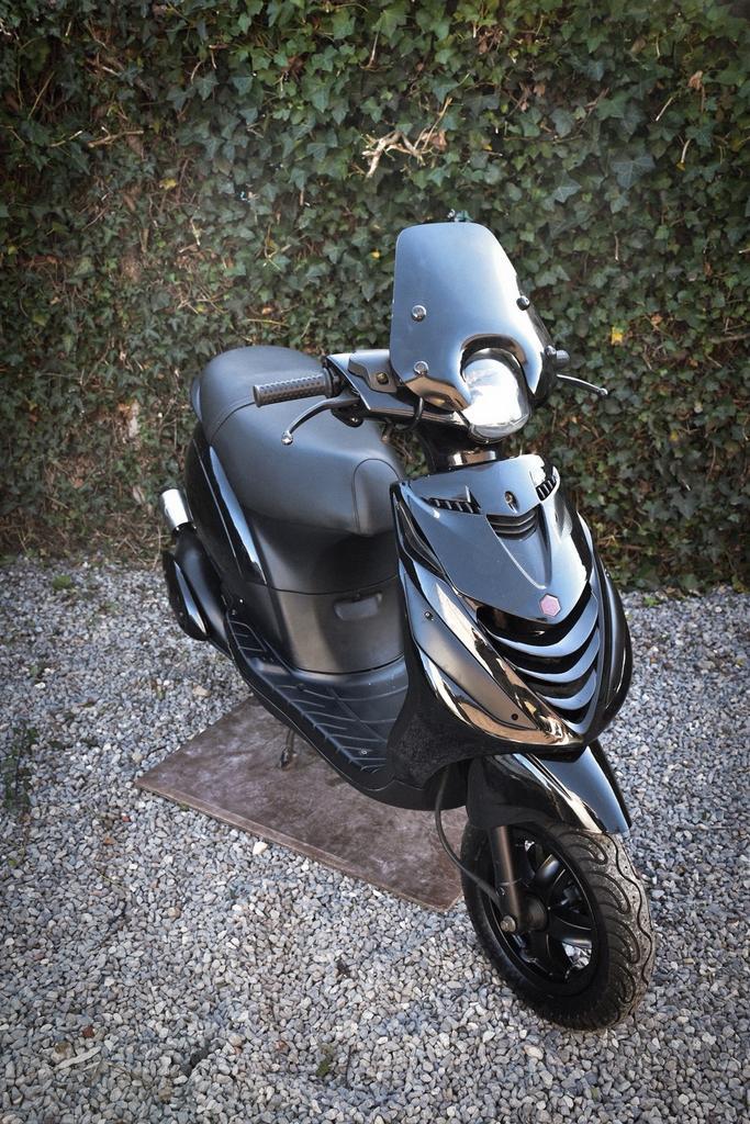 Zip 70cc 2t b klasse, Fietsen en Brommers, Scooters | Piaggio, Zo goed als nieuw, Zip, Elektrisch, Ophalen