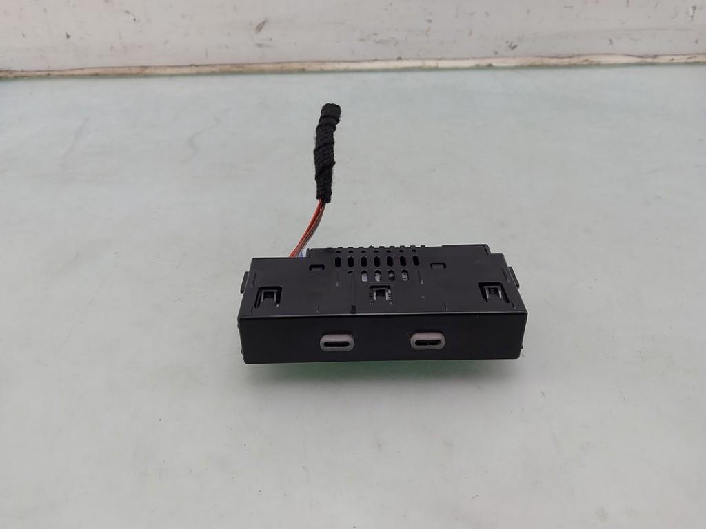 AUX/USB POORT Skoda Scala (01-2019/-) (|657035736|), Dhr. J. Ham, Gebruikt, Administratie@autoham.nl, Skoda