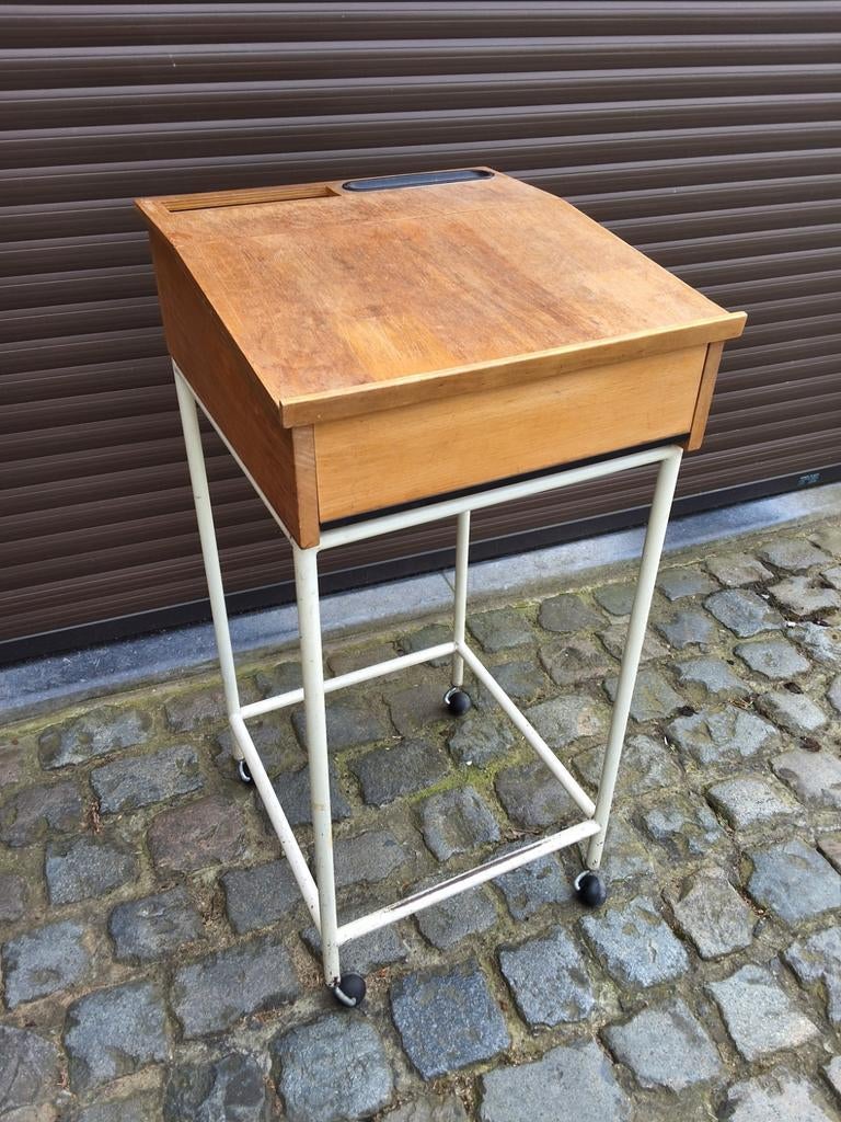 Vintage hoge schrijftafel met schuif 50 55 cm 105 cm hoog,, Ophalen