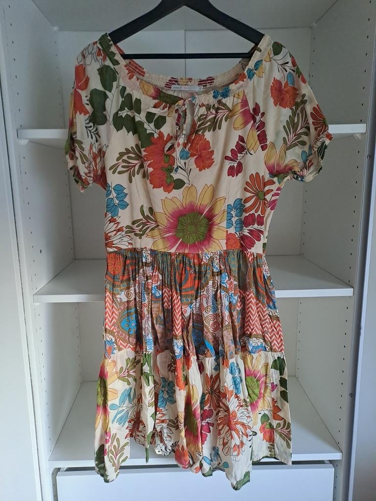 Mt M Veelkleurige bloemenjurk met korte mouwen, Kleding | Dames, Jurken, Maat 38/40 (M), Only, Beige, Ophalen of Verzenden