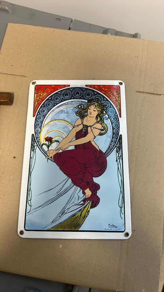 Assiette en émail Mucha, Collections, Marques & Objets publicitaires, Enlèvement ou Envoi, Comme neuf