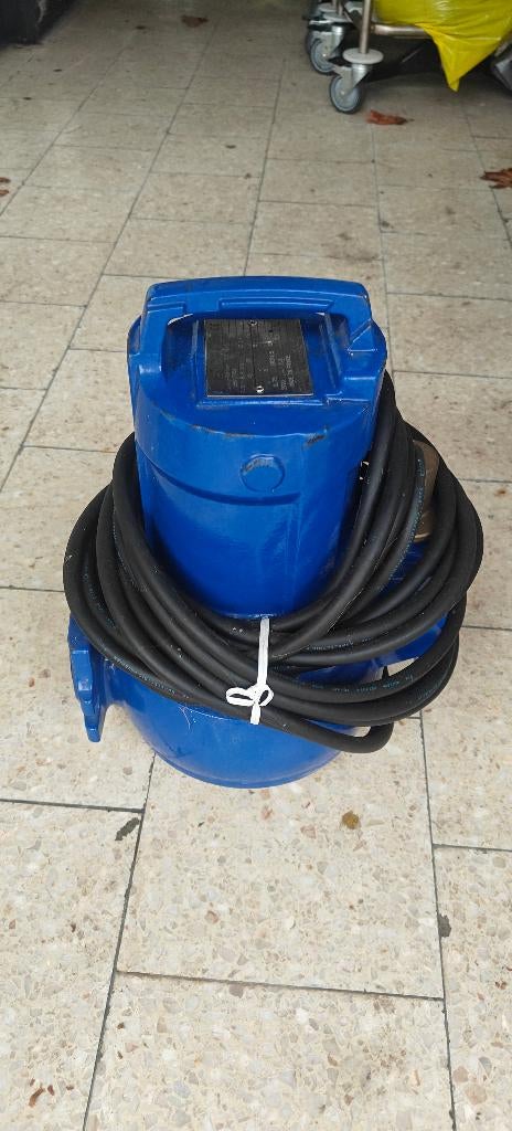 Pompe submersible KSB 0,75 kW - triphasée - non utilisée, Bricolage & Construction, Bricolage & Rénovation Autre, Neuf, Enlèvement ou Envoi