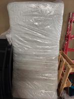 lit avec matelad, Enlèvement, Matelas