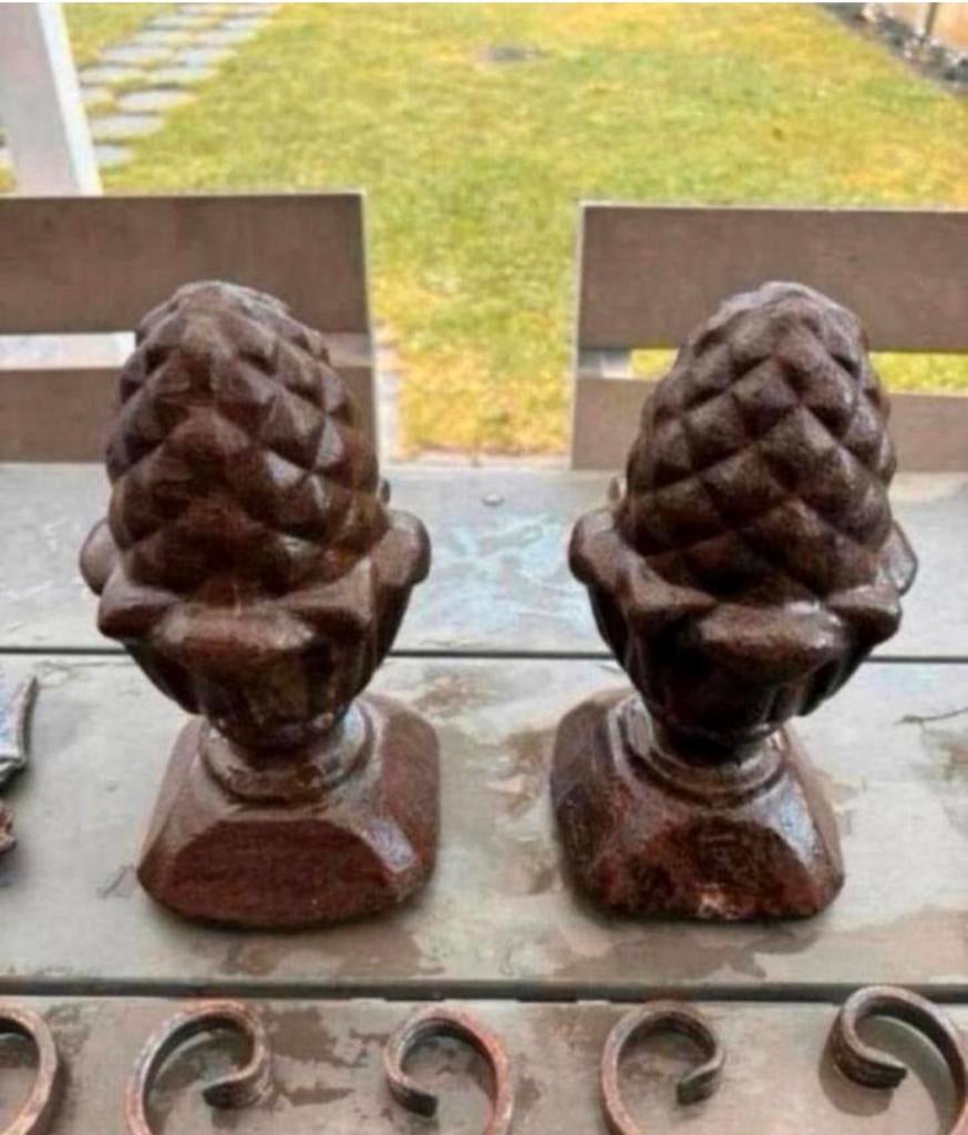 decoratieve smeedijzeren sierstukken voor een poort of hek., Ophalen, Nieuw