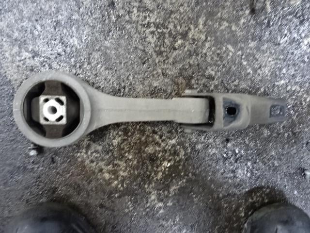 SUPPORT BOITE DE VITESSES Volkswagen Polo IV (9N1 / 2/3), Utilisé, Volkswagen