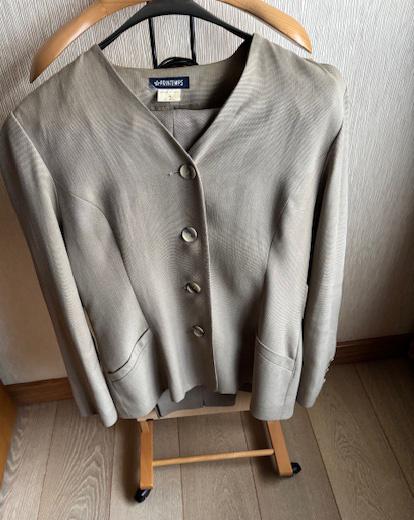klasse broekpak : broek en jas – maat 44 – als nieuw, Kostuum of Pak, Beige, Maat 42/44 (L), Ophalen of Verzenden