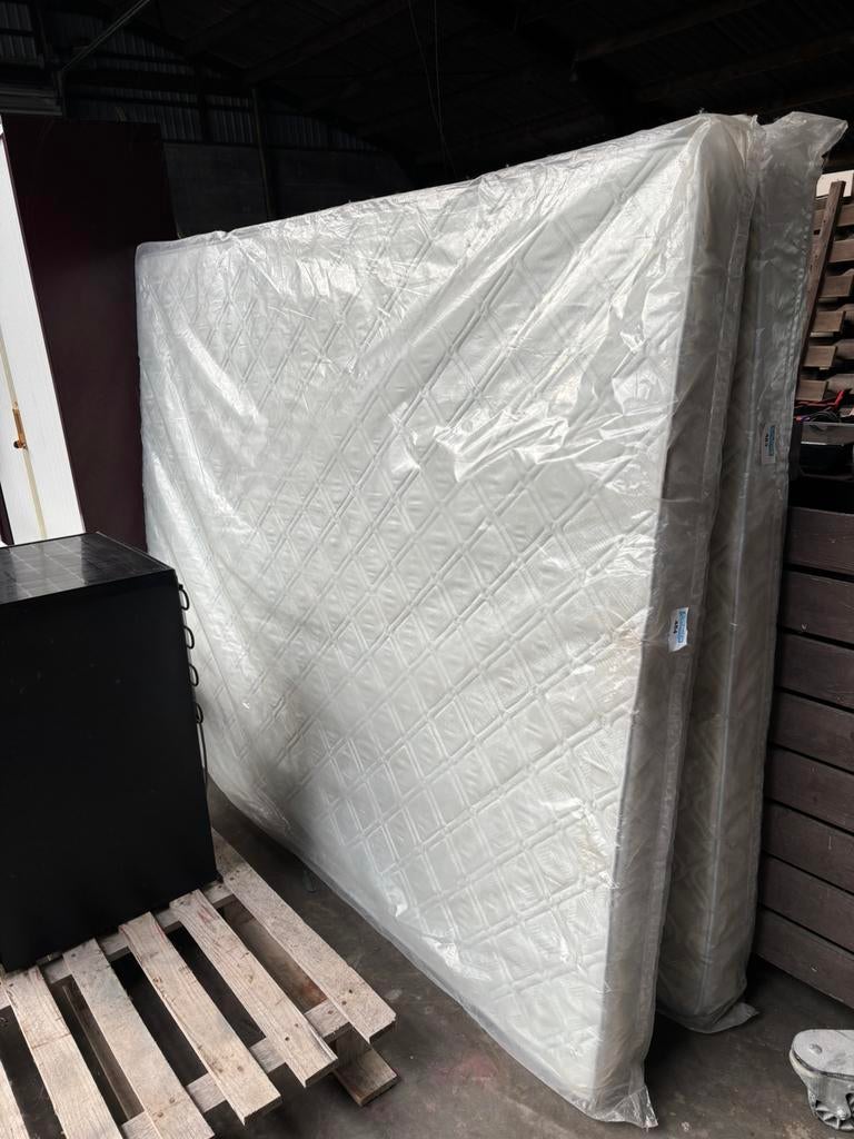 Nieuwe matrassen 2 Stuks 160x200 !, Huis en Inrichting, Slaapkamer | Matrassen en Bedbodems, Ophalen, Zo goed als nieuw