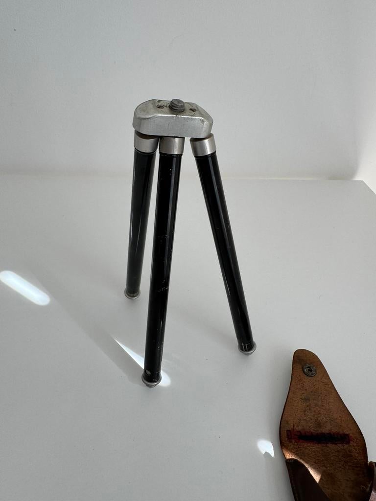 Vintage opvouwbaar statief in antiek etui, Audio, Tv en Foto, Fotografie | Statieven en Balhoofden, Ophalen of Verzenden, Gebruikt