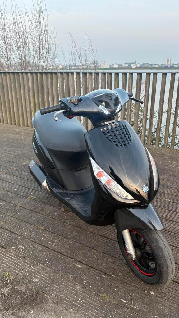 Piaggio Zip A Klasse, Fietsen en Brommers, Scooters | Piaggio, Zo goed als nieuw, Zip, Klasse A (25 km/u), Benzine, Ophalen