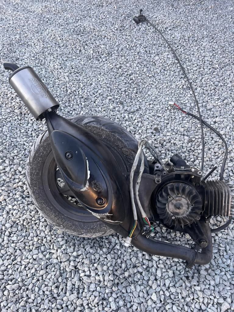 Motorblok 70cc piagio, Vélos & Vélomoteurs, Pièces de cyclomoteur | Général, Enlèvement ou Envoi, Comme neuf, Pot d'échappement