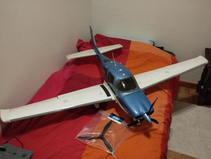 RC vliegtuigen, Hobby & Loisirs créatifs, Modélisme | Radiocommandé & Téléguidé | Avions, Comme neuf, Électro, RTF (Ready to Fly)