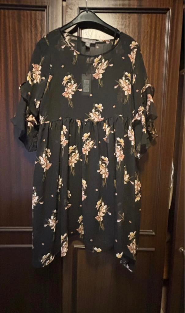 Robe à fleurs rose noir (primark), Longueur genou, Noir, Envoi, Taille 42/44 (L)