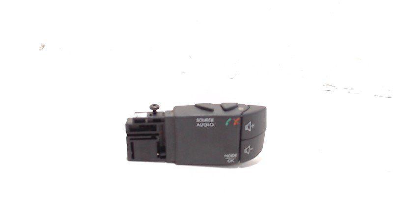 Radio bediening Renault Twingo, Enlèvement ou Envoi, Van der Ven Autorecycling B.V., Onderdelen@venauto.nl, Ettenseweg 76, 4706 PB Roosendaal, The Netherlands