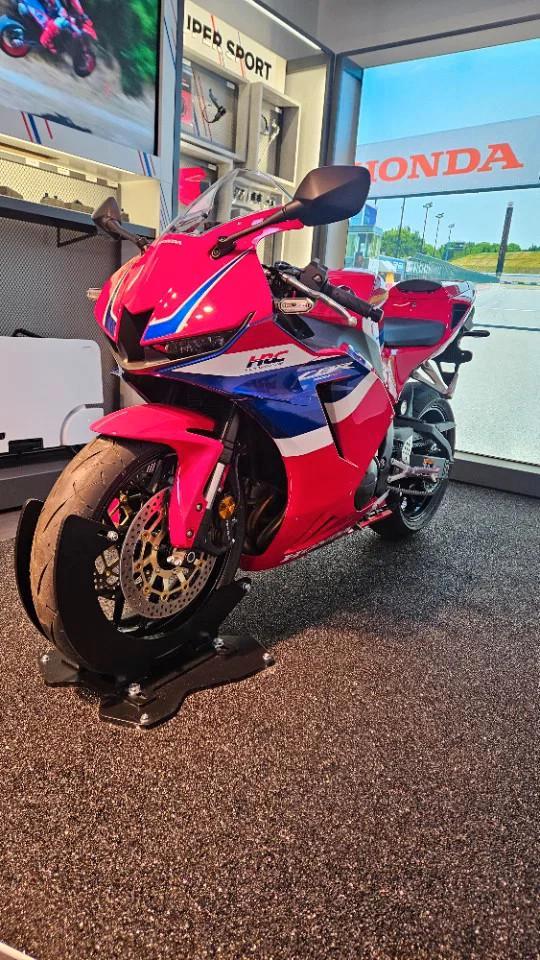 Honda CBR600R (bj 2025), Motoren, Motoren | Honda, Bedrijf, Overig, meer dan 35 kW