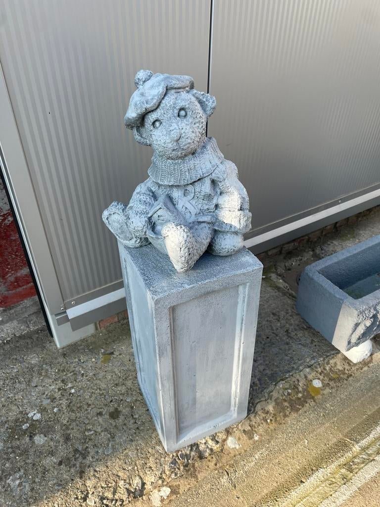 Beton beeldje en voet, Ophalen, Zo goed als nieuw