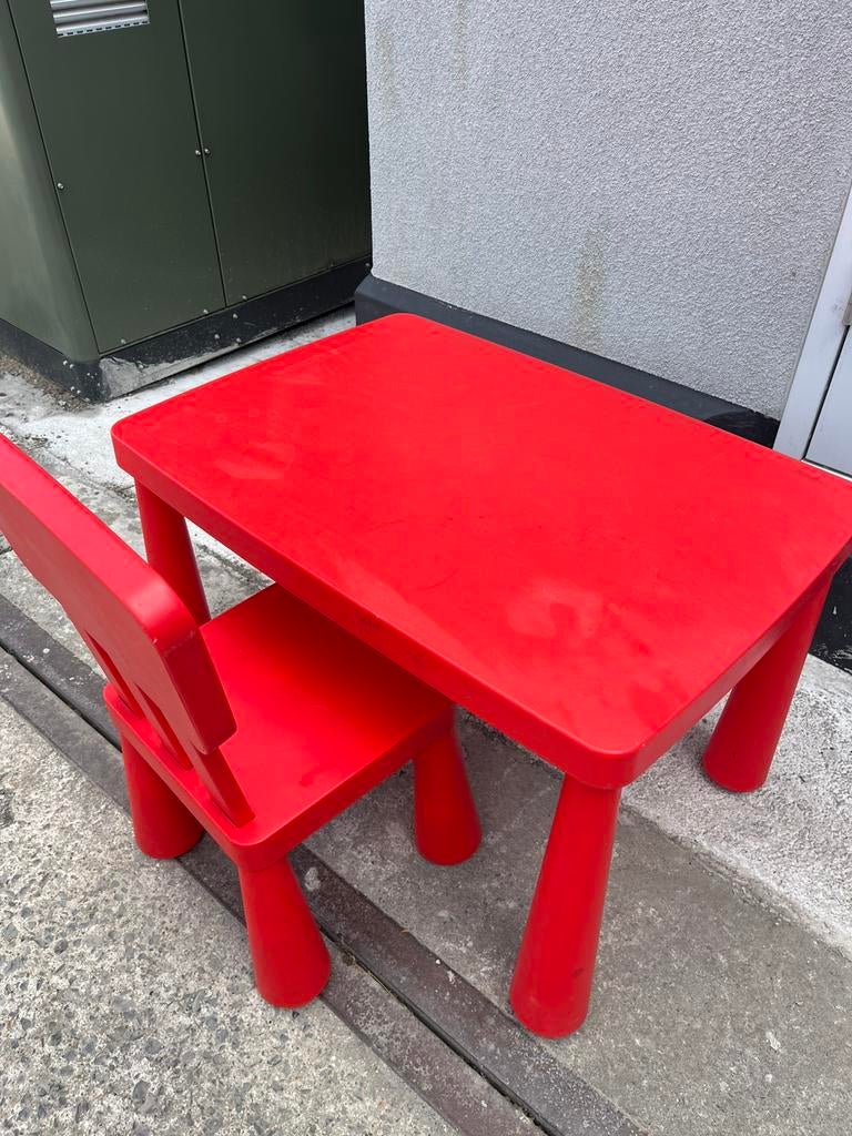 Rode ikea tafel + stoeltje, Ophalen, Gebruikt