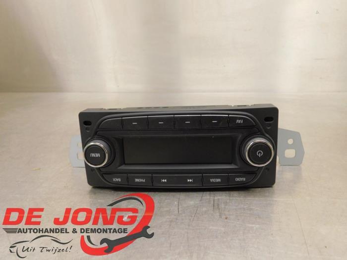 Radio van een Opel Karl, Gebruikt, -, -, Opel