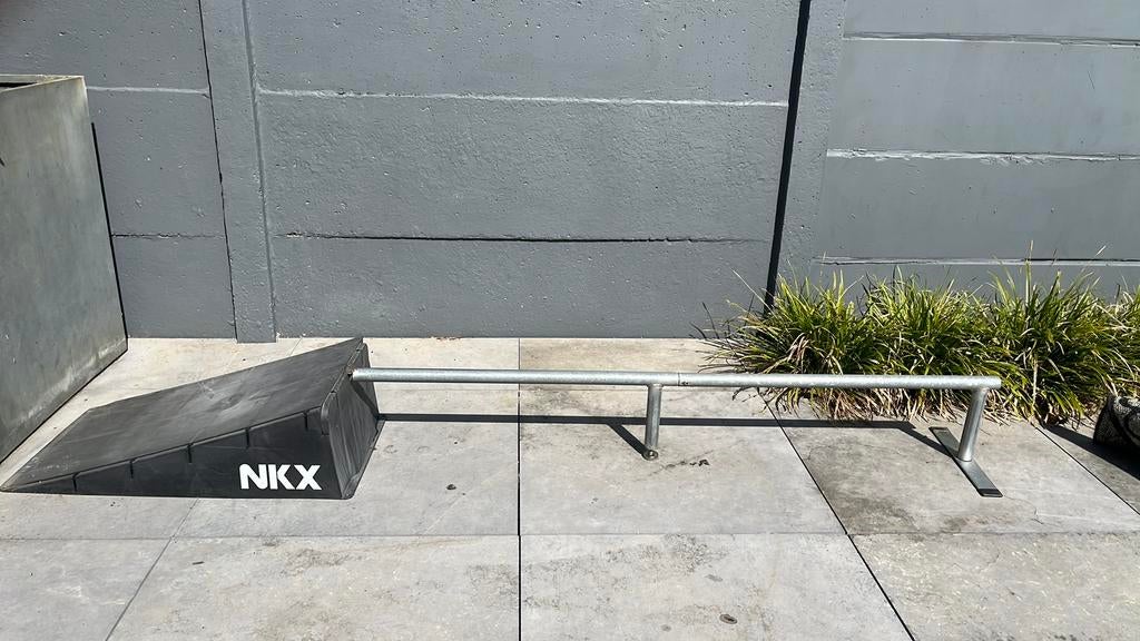 Skate ramp/ rail NKX, Sports & Fitness, Skateboard, Enlèvement, Utilisé