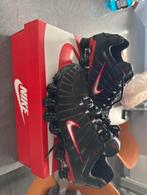 Chaussure Nike noire et rouge taille 40, Envoi, Comme neuf, Noir