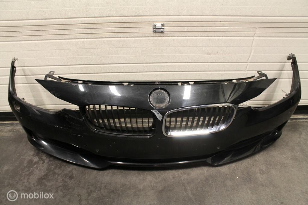 Pare-chocs gris BMW 3 serie F30 F31 F34 (2011-2019), Utilisé, Avant, Enlèvement ou Envoi, Pare-chocs