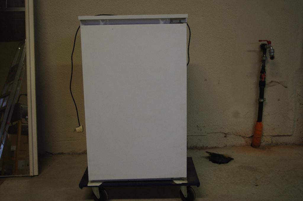 ijskast, Ophalen, Zonder vriesvak, 100 tot 150 liter, Zo goed als nieuw