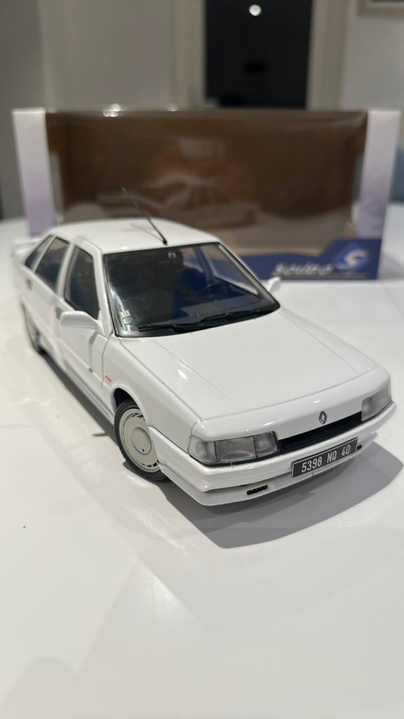 RENAULT 21 Turbo 1/18 Solido nieuwstaat, Ophalen of Verzenden, Nieuw, Auto, Solido