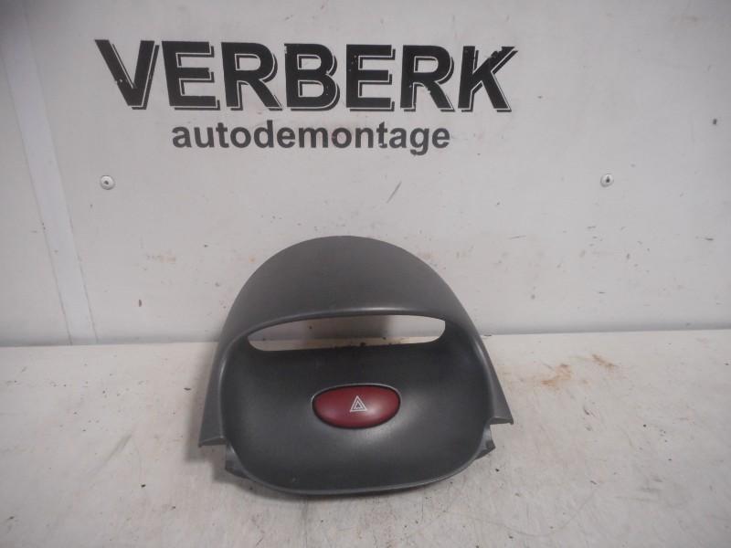 COMMUTATEUR DE FEUX DE DETRESSE Peugeot 206 CC (2D), Autos : Pièces & Accessoires, Utilisé, Peugeot