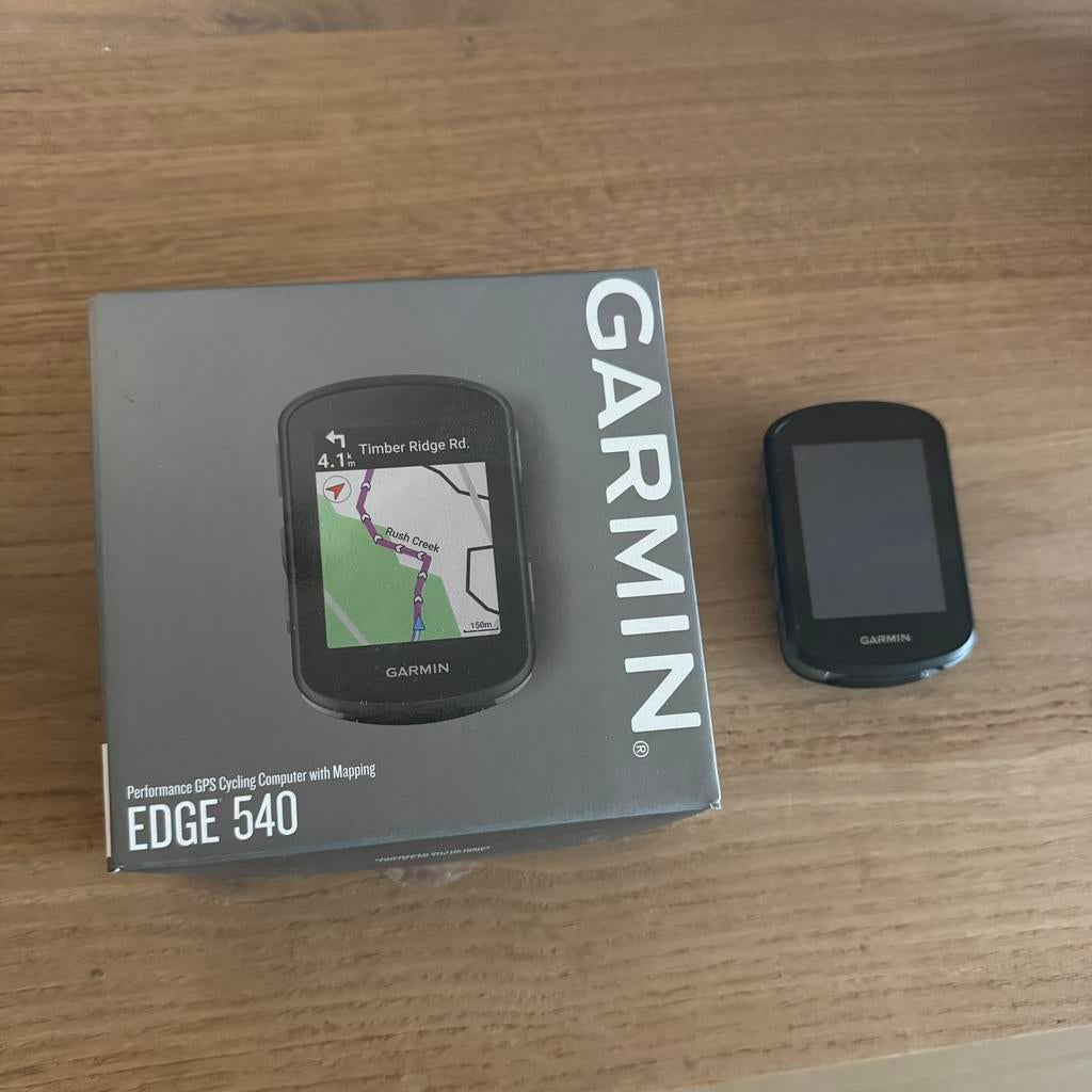 Garmin Edge 540 etat neuf avec sa boite et accessoires, Fietsen en Brommers, Fietsaccessoires | Fietscomputers, Zo goed als nieuw